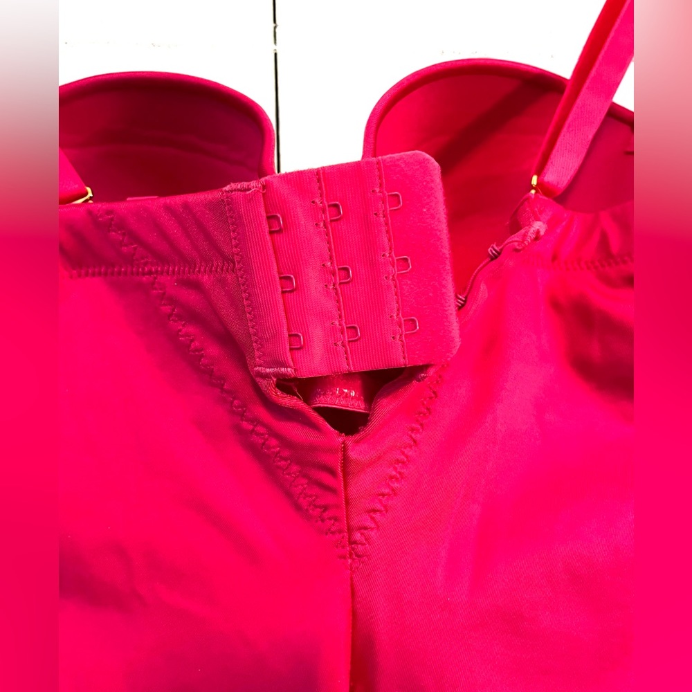 Victoria’s Secret Pink Power Figure Cupped Shaping Slip size 34D - Picture 13 of 15